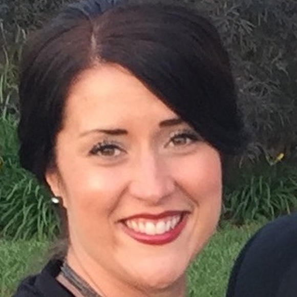 Profile Picture of Kelly Burlage (@kelbelposhmark) on Poshmark