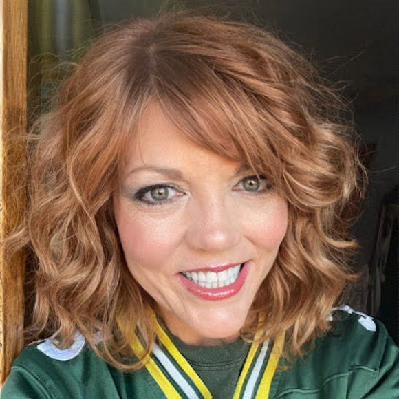 Mandy Powers - Poshmark Profile Picture of Mandy Powers (@mandybd210) on Poshmark