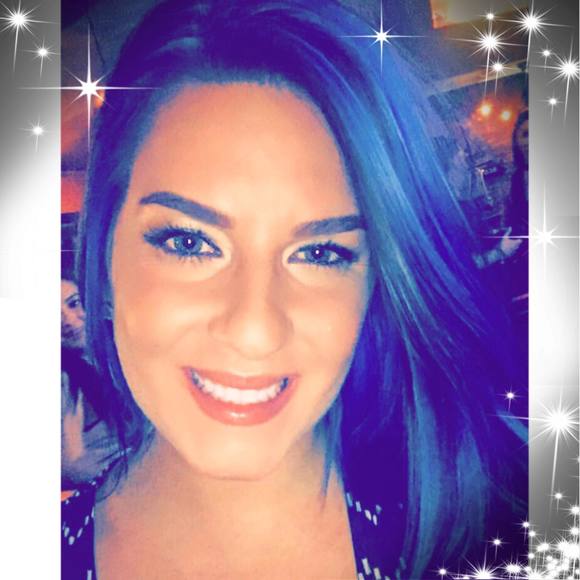 Profile Picture of Abbey Gradle (@aegradle) on Poshmark