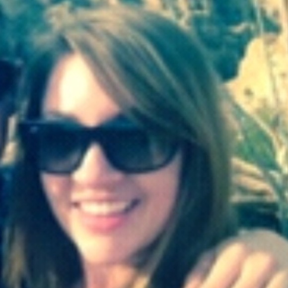 Profile Picture of Nicole Norgren (@nicoleann1088) on Poshmark