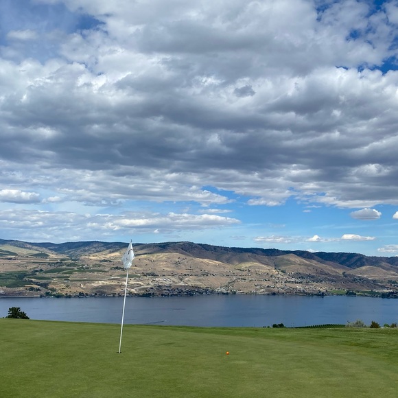 Profile Picture of Daniel Holt (@crazeyd) on Poshmark