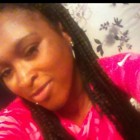 Profile Picture of Jasmine Price (@jazzyfa) on Poshmark