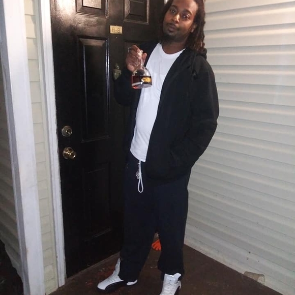 Profile Picture of Rhamay Grimmett (@rhamaygrimmett) on Poshmark