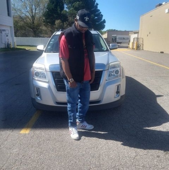 Profile Picture of Oodie oo Oodie oo (@regg1e7) on Poshmark