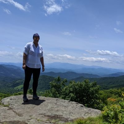 Profile Picture of Amy Holt (@amyrholt) on Twitter