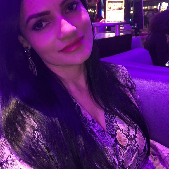 Cecy Bergkvist - Poshmark Profile Picture of Cecy Bergkvist (@cecyrh) on Poshmark