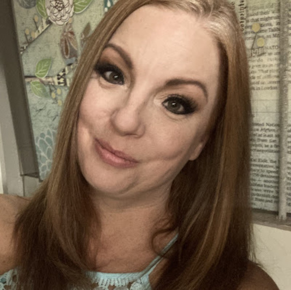 Profile Picture of Brianne Stromberg (@bristromberg23) on Poshmark