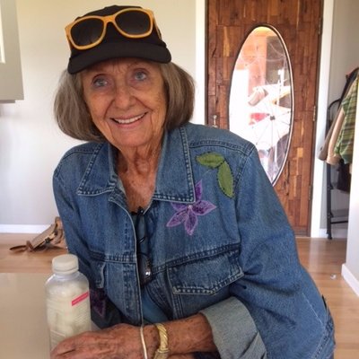 Profile Picture of Jean Whitaker Cliff (@mitkennel) on Twitter
