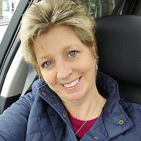 Profile Picture of Donna Foster (@gammyf64) on Poshmark