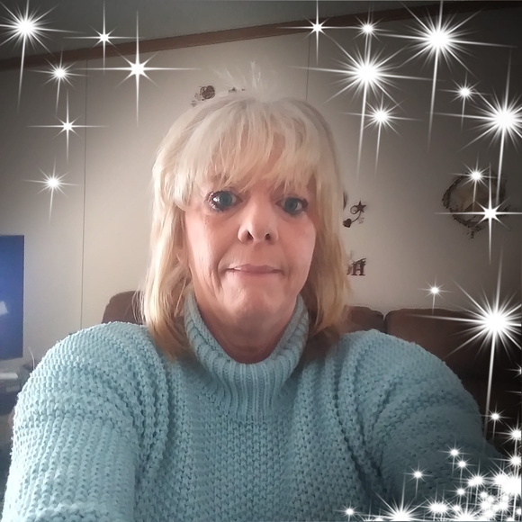 Profile Picture of Beverly Graham (@pebbles2003) on Poshmark