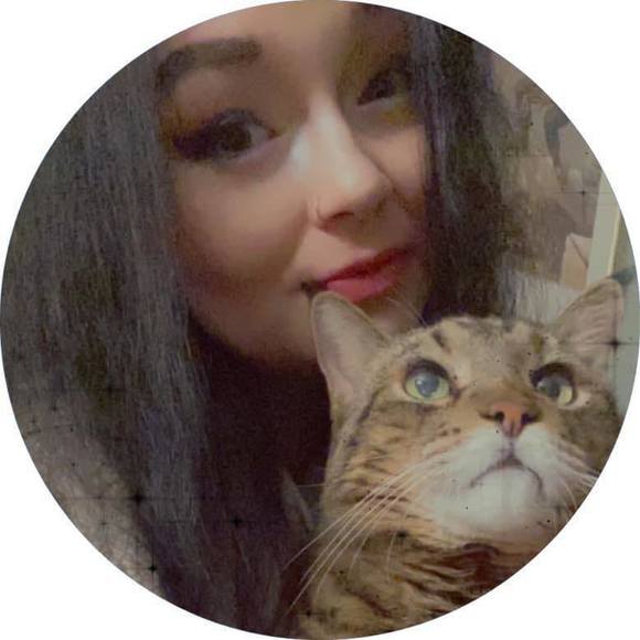 Profile Picture of Morgan Eddins (@morgan013) on Poshmark