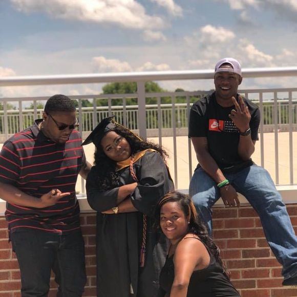 Kenyonna Mattress - Poshmark Profile Picture of Kenyonna Mattress (@kenyonnam) on Poshmark