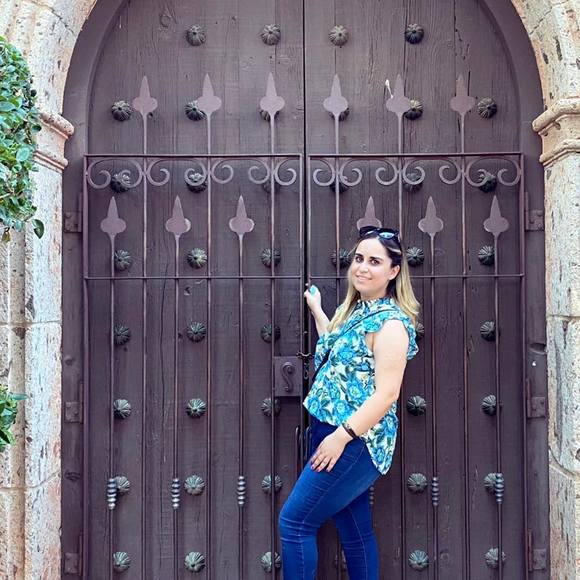 Profile Picture of Negin Rastegar (@nfallahrastegar) on Poshmark