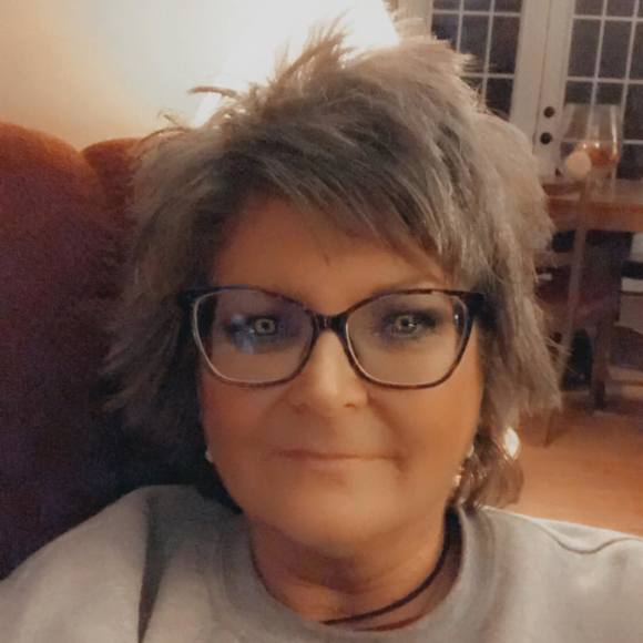 Profile Picture of Ronda Paskon schulenberg (@rjschulenberg) on Poshmark