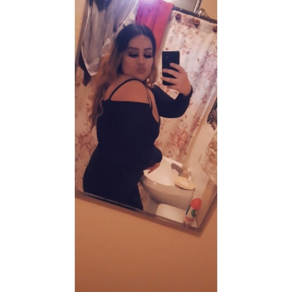 Profile Picture of Lupe Barron (@lupebarron837) on Poshmark