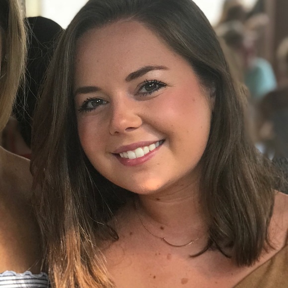 Profile Picture of Kathryn Chesebrough (@kathryncheseb) on Poshmark