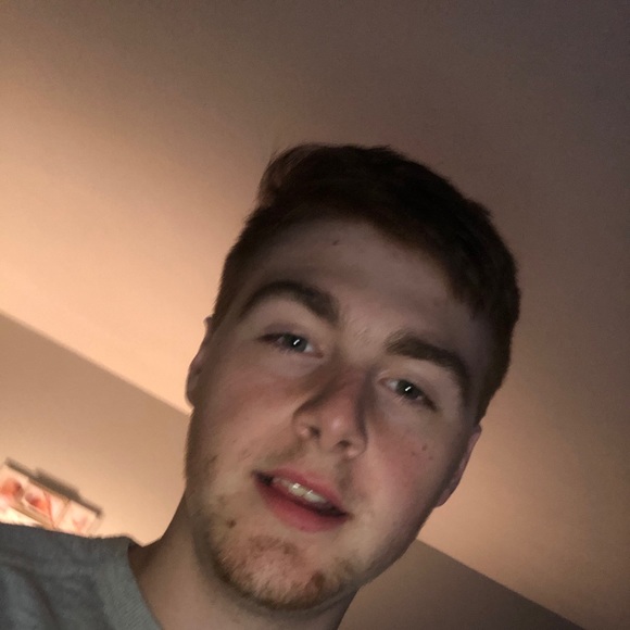 Profile Picture of Tyler Farris (@tylerjfarris) on Poshmark