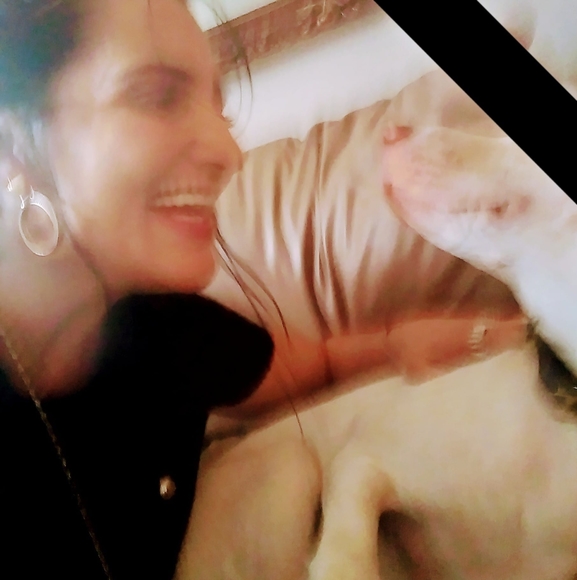 Profile Picture of Robin Branham (@robin_branham) on Poshmark