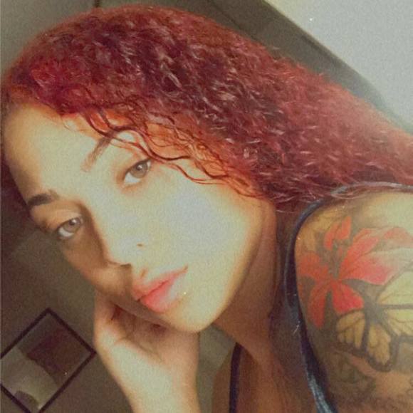 Profile Picture of Brianna Fay (@selfmade_banana) on Poshmark