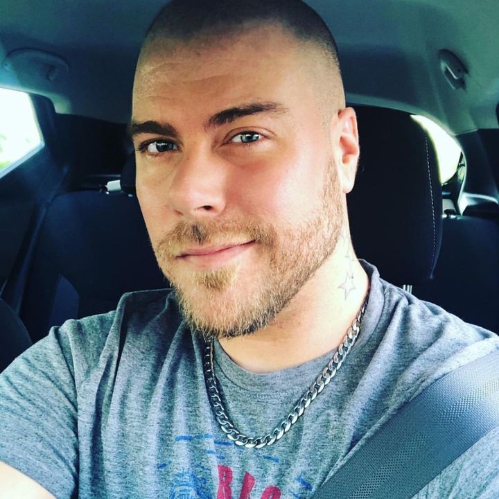 Profile Picture of flores (@nicholaschris) on Tiktok