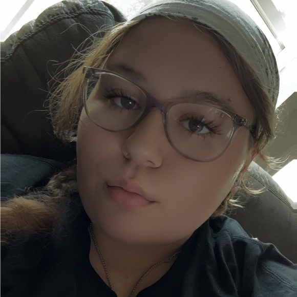 Profile Picture of Jaelyn Qualkenbush (@jleequalkenbush) on Poshmark