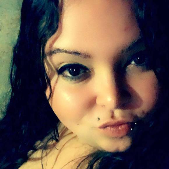 Profile Picture of Yanitza Graniela (@innay1587) on Poshmark
