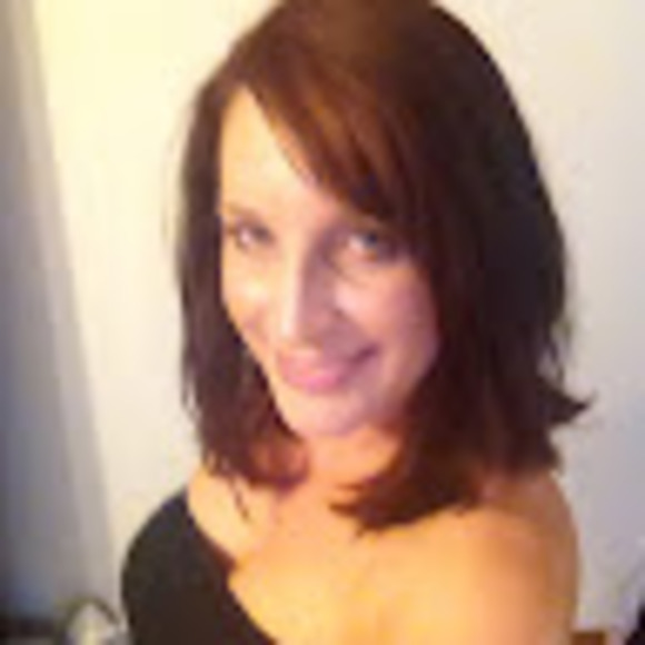 Profile Picture of Marlenne Biellier (@colomarlenne) on Poshmark