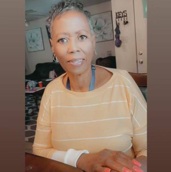 Profile Picture of Loretta Jones (@lorettajones627) on Poshmark