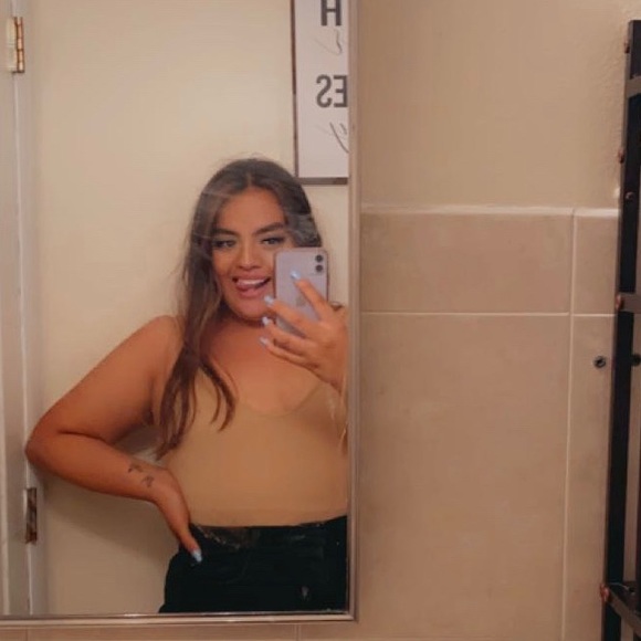 Profile Picture of Odalys michell Corodva gonzalez (@odalysssss4) on Poshmark