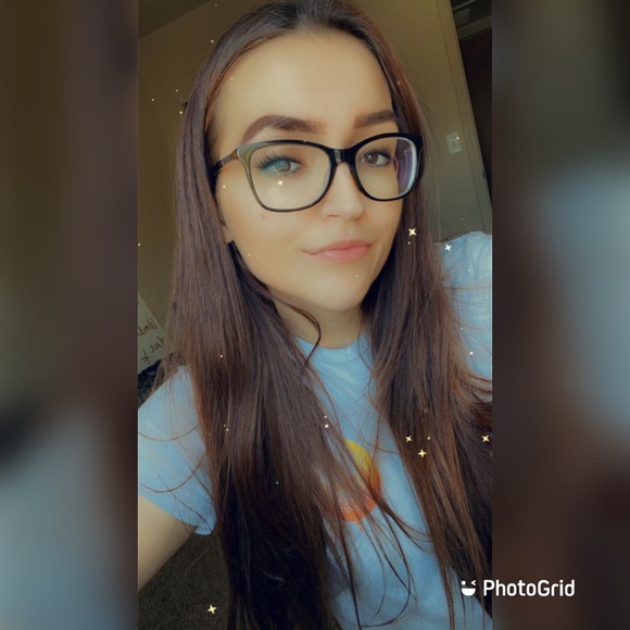 Profile Picture of Alexis Maier (@0824_lexii) on Poshmark