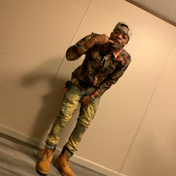 Profile Picture of Guy Mitchell (@moneymitch205) on Poshmark
