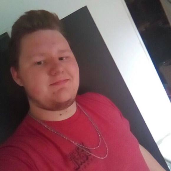 Profile Picture of Austin Leard (@zhxsty) on Poshmark