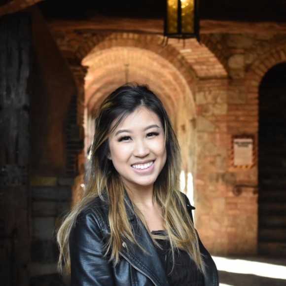 Profile Picture of Gigi Nguyen (@gigidnguyen) on Poshmark