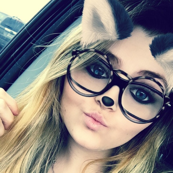 Profile Picture of Heather Suire (@heathersuire) on Poshmark