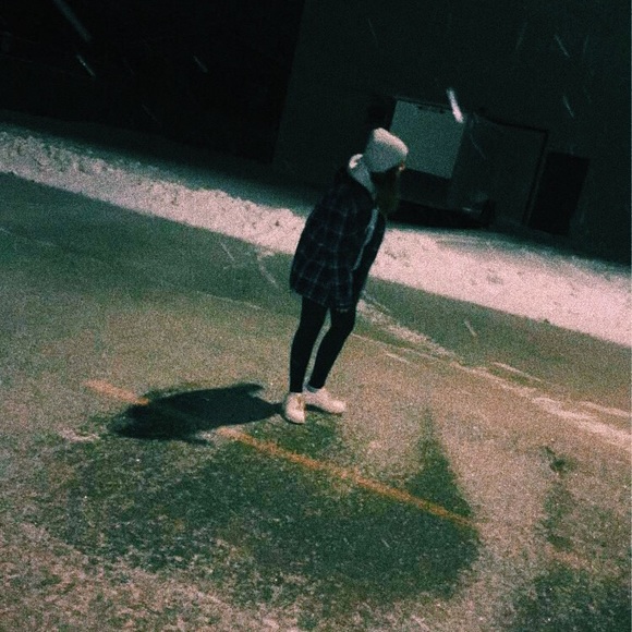 Profile Picture of Jocelyn Newton (@joce_879) on Poshmark