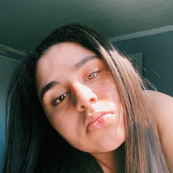 Sofia Cannavo - Poshmark Profile Picture of Sofia Cannavo (@sofia1219) on Poshmark