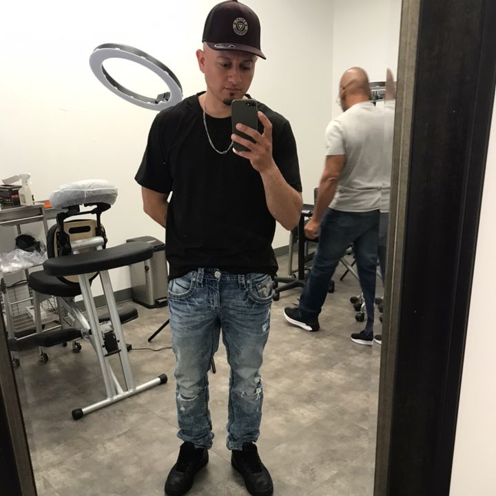 Profile Picture of Alex Chris (@alexchris1015) on Tiktok