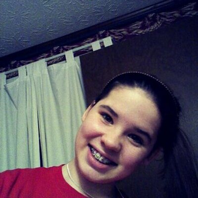 Profile Picture of Madeline Holland (@selena404) on Twitter