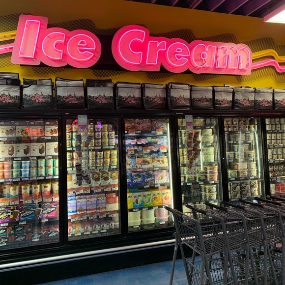 Profile Picture of Max Goodwin (@vicicecreamman) on Poshmark