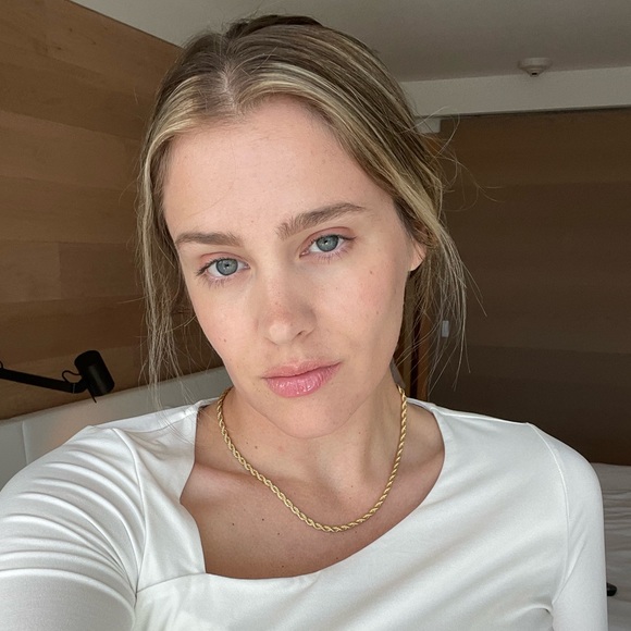 Profile Picture of Jenna Farro (@jennathecat) on Poshmark