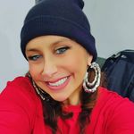 Profile Picture of Nicole Waldron (@behindnikkiseyes) on Instagram