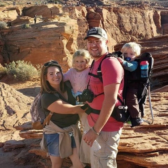 Profile Picture of Jen Hofbauer (@jhofbauer1210) on Poshmark