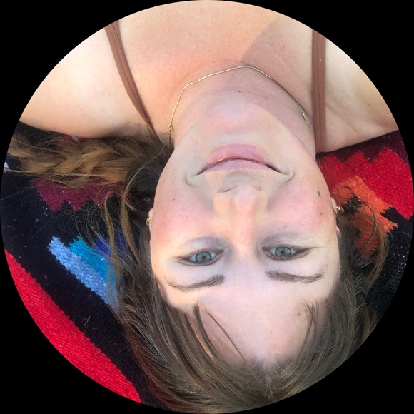 Profile Picture of Justine Colton (@justine_colton) on Poshmark