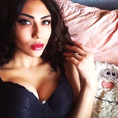 Profile Picture of Fiona Addington (@SeanRamezani) on Twitter