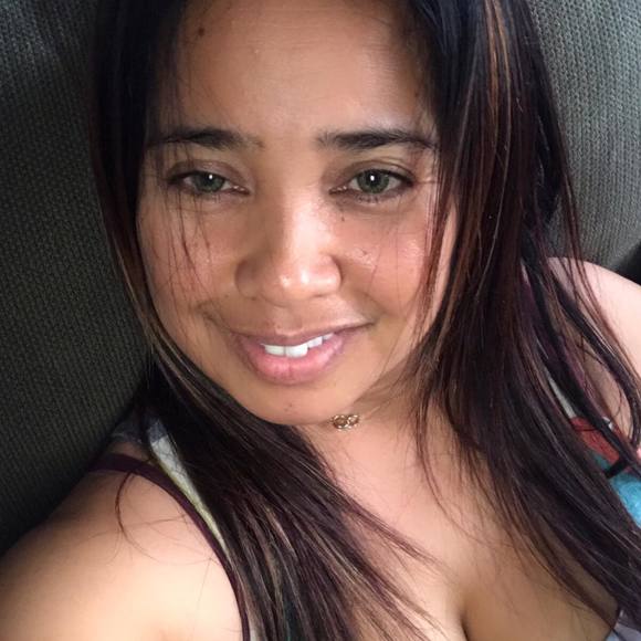 Profile Picture of Clarabelle Vallo (@clarabellevallo) on Poshmark