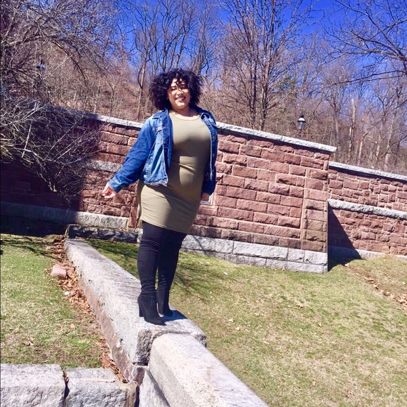 Profile Picture of Elva Cruz (@elvamarisol) on Poshmark