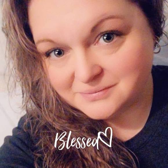 Profile Picture of Carrie Pryor (@shortiecs01) on Poshmark