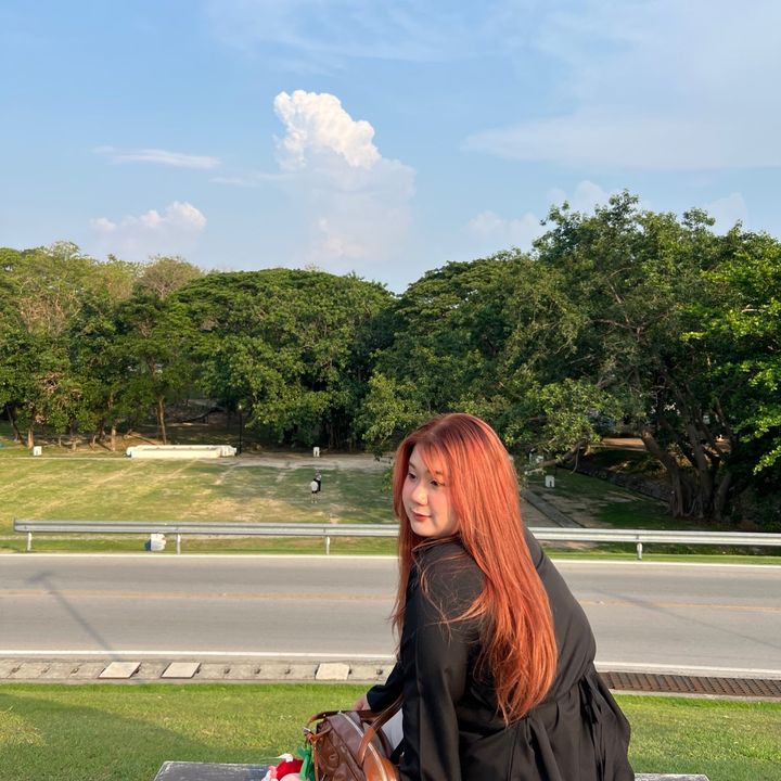 Profile Picture of J Y 🌷 (@k_daonie_l) on Tiktok
