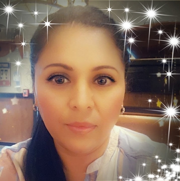 Profile Picture of Isabella Badillo (@jubelia) on Poshmark