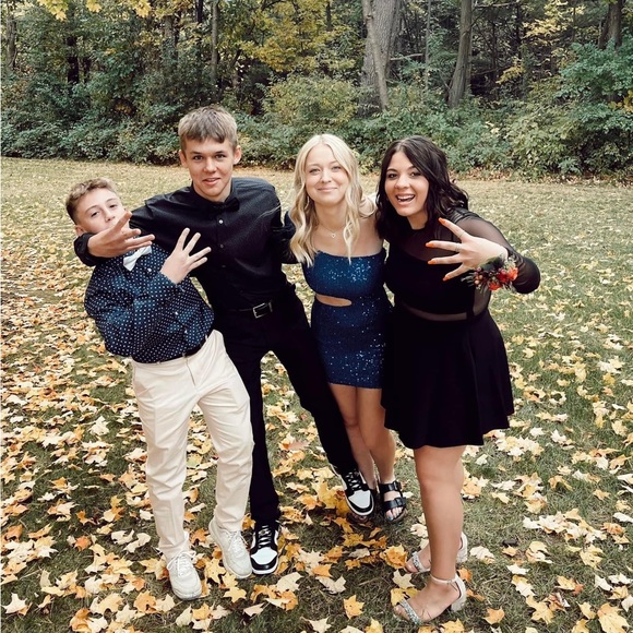 Christiana Suehs - Poshmark Profile Picture of Christiana Suehs (@suechr30) on Poshmark